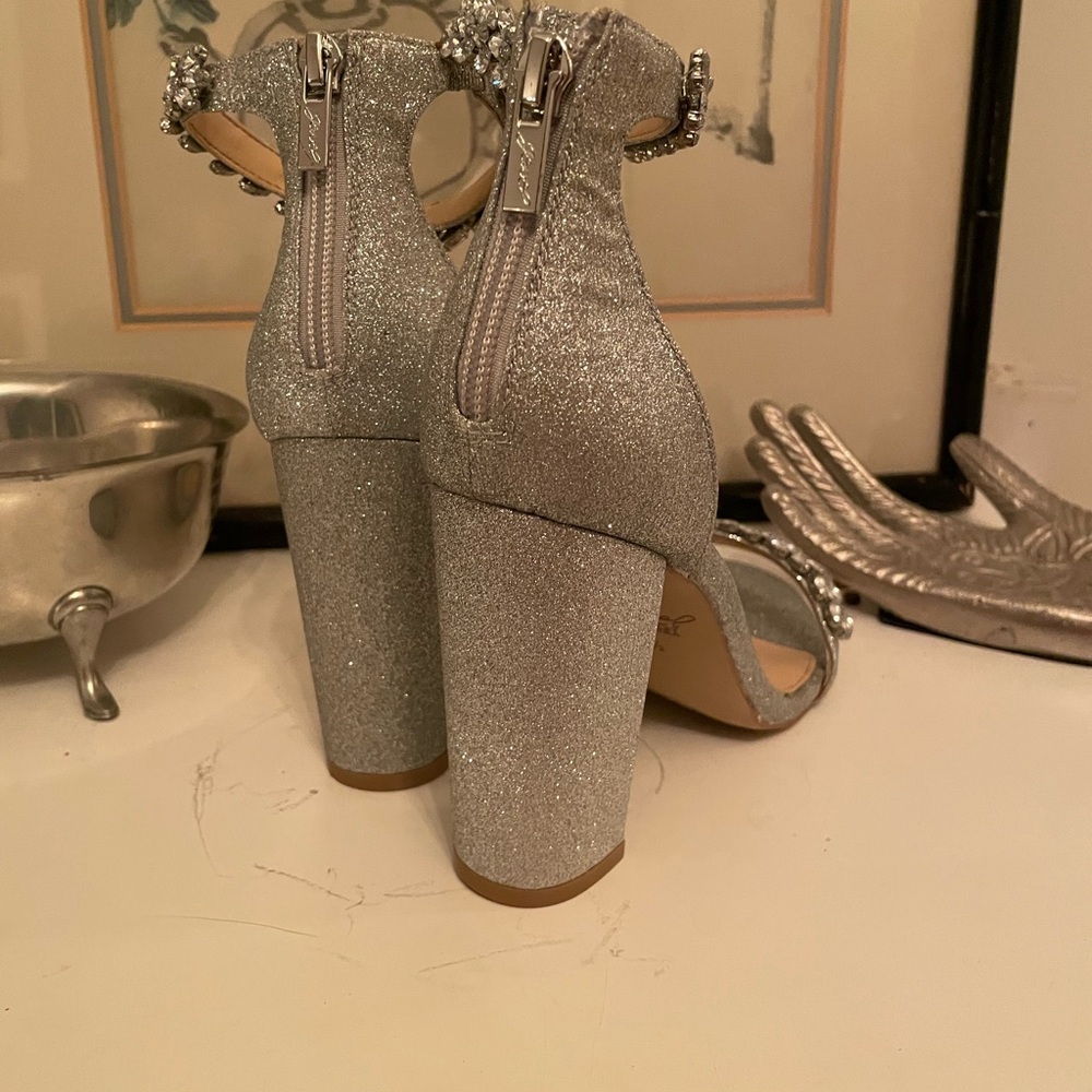 BNWOT Badgley Mischka Jewel high heel sandals - wedding/ bridal/ bridesmaid - Picture 6 of 7